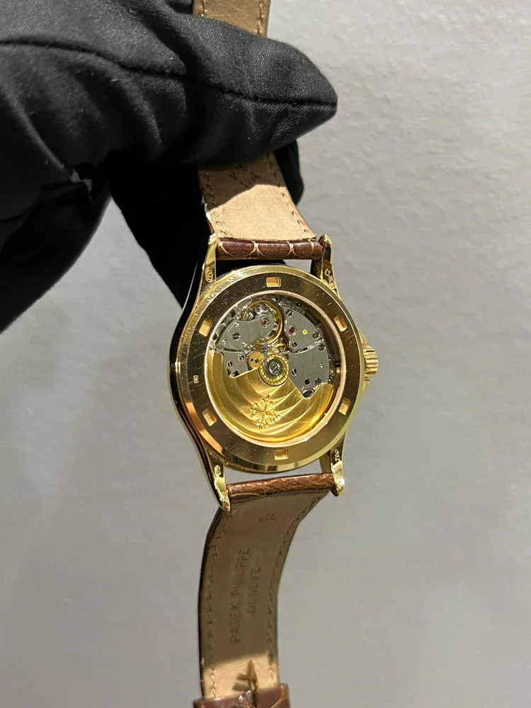 Patek Philippe Calatrava 5107R-001